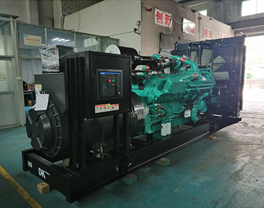 HJC黄金城集团1200KW/400V陆用发电机应用于某房地产项目